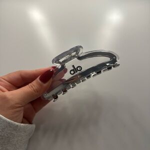 ALO Yoga Clear Hair Clip